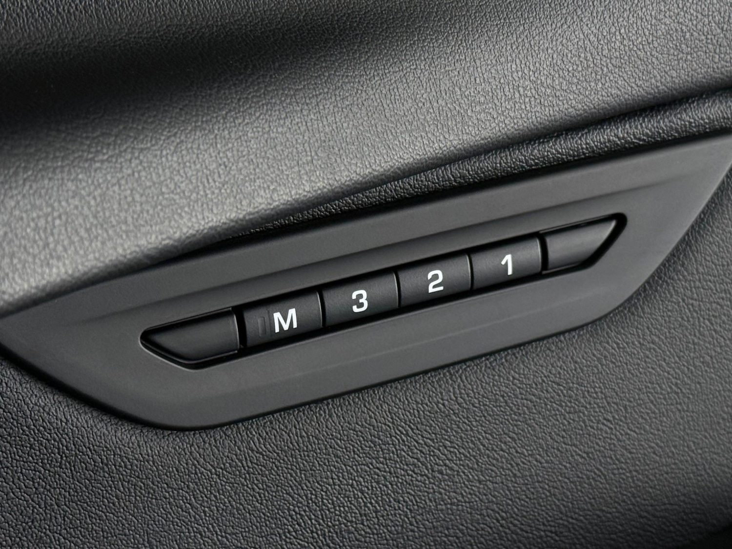 Used Jaguar XE 2021 for sale - 76468157: Photo 26