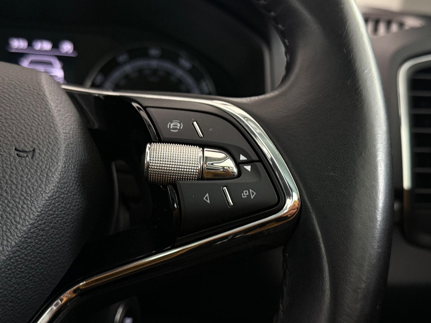 Used Skoda Karoq 2021 for sale - 76468153: Photo 25