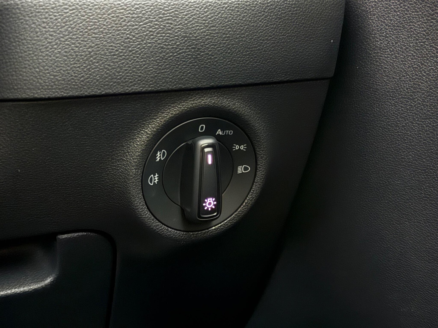 Used Skoda Karoq 2021 for sale - 76468153: Photo 45