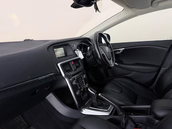 Used Volvo V40 Cross Country 2015 for sale - 79497335: Photo