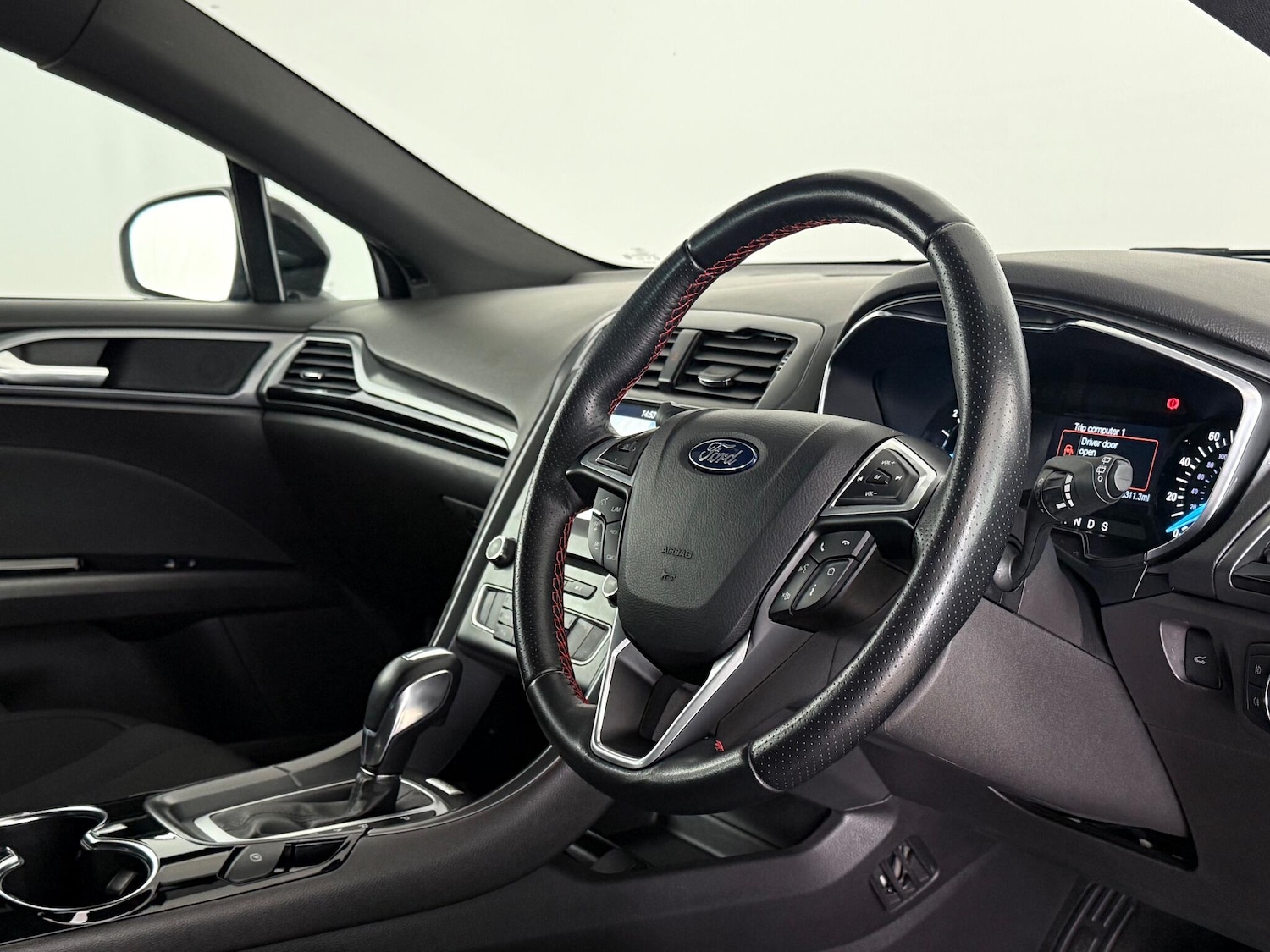 Used Ford Mondeo 2018 for sale - 76468152: Photo 14