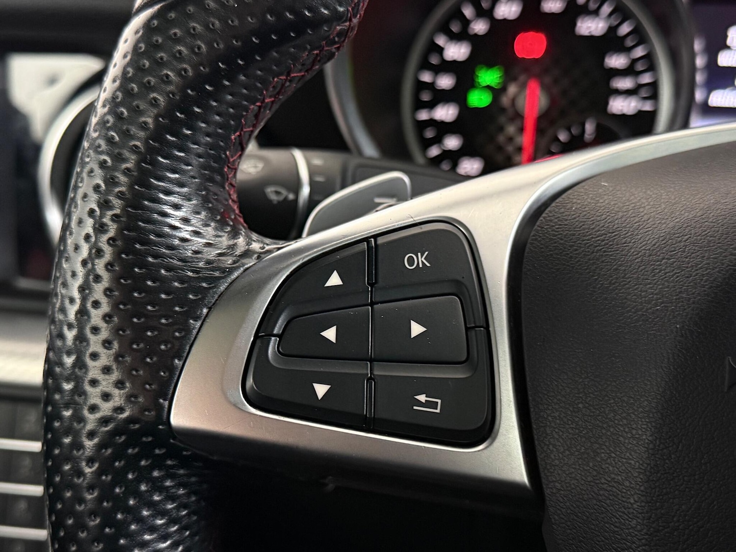 Used Mercedes-Benz SLC 2017 for sale - 77246894: Photo 16