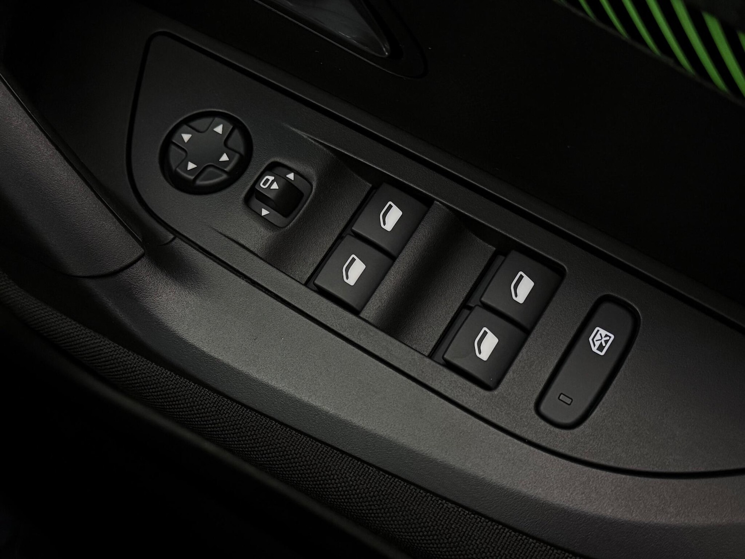 Used Peugeot 2008 2023 for sale - 77222145: Photo 32