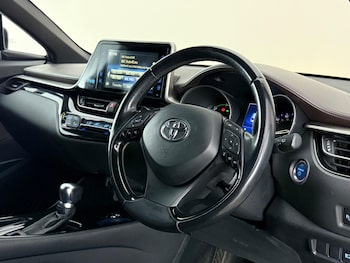 Used Toyota C-HR 2017 for sale - 78935510: Photo
