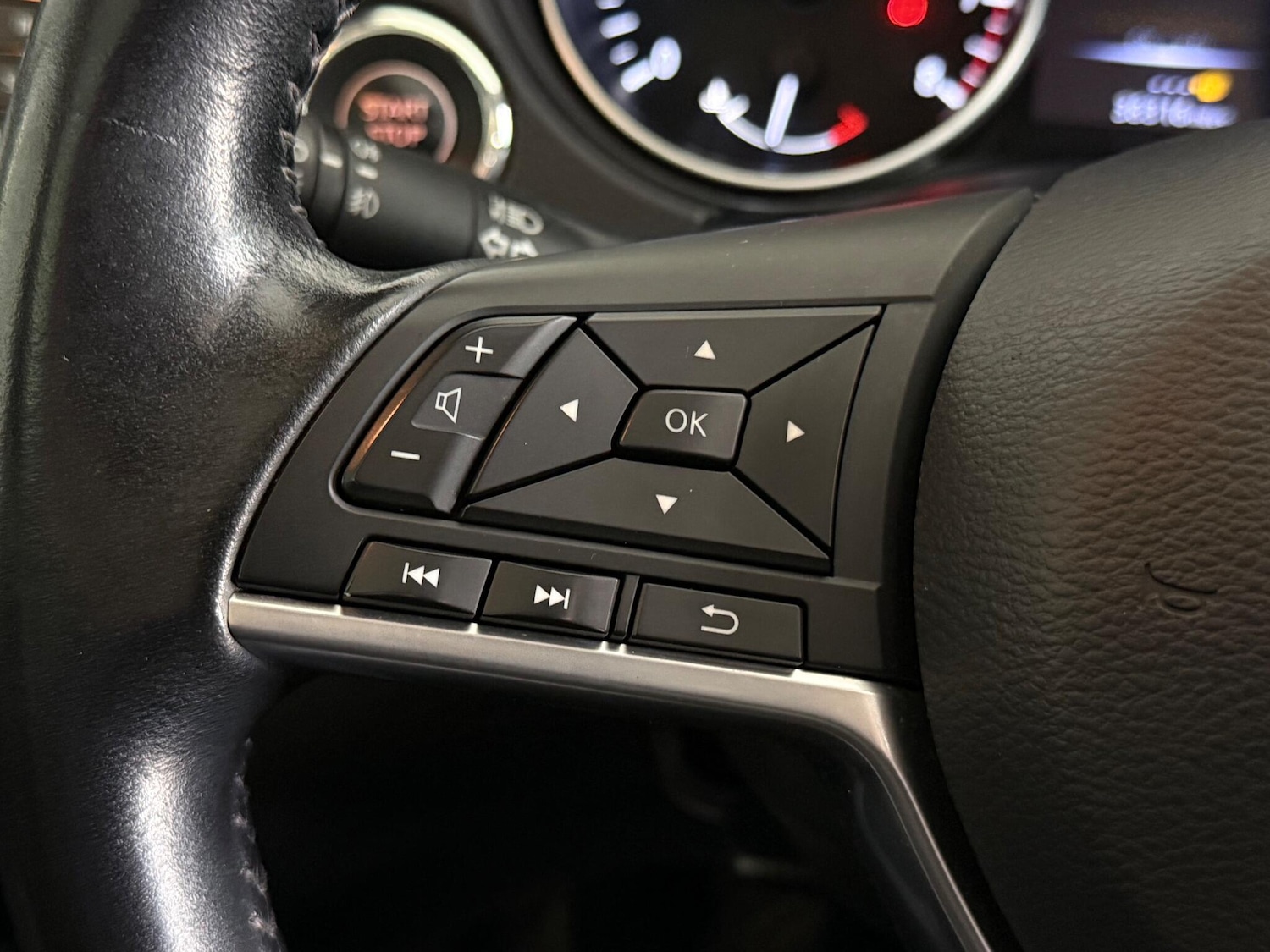 Used Nissan Qashqai for sale - 76468730: Photo 23