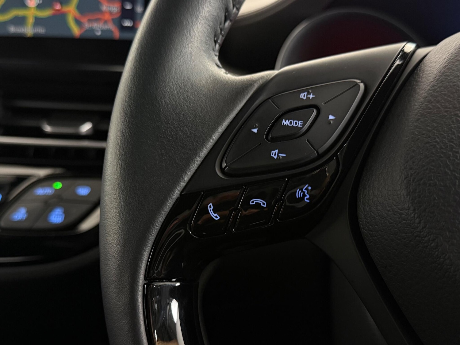 Used Toyota C-HR 2023 for sale - 77260080: Photo 17