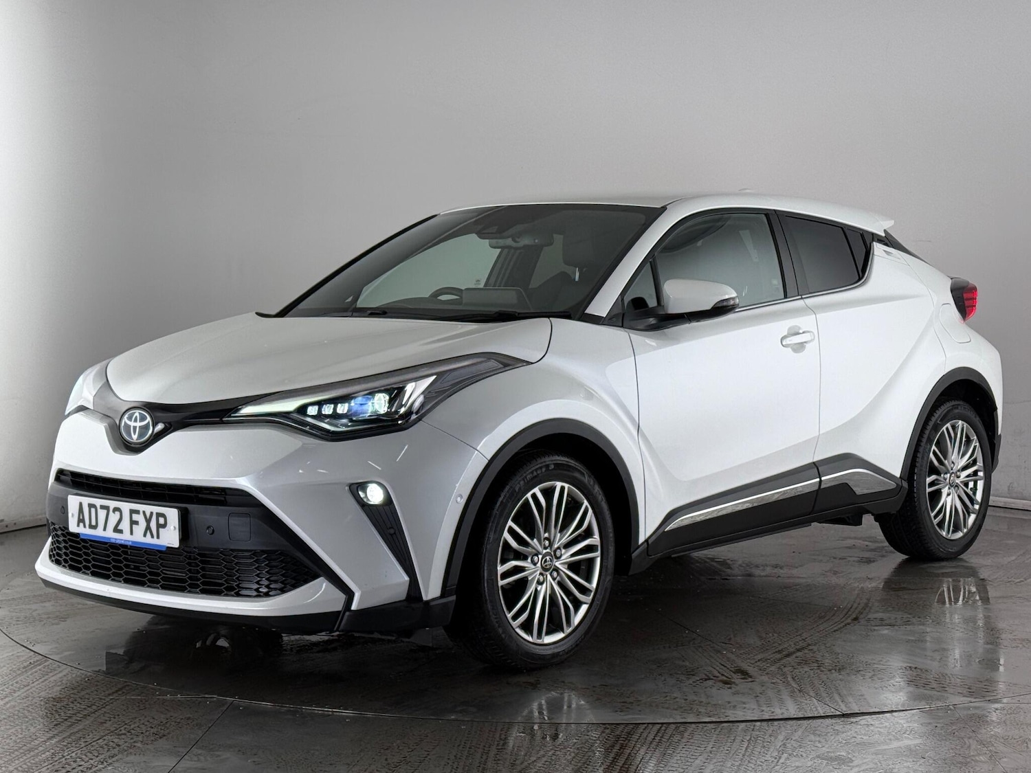Used Toyota C-HR 2023 for sale - 77260080: Photo 3