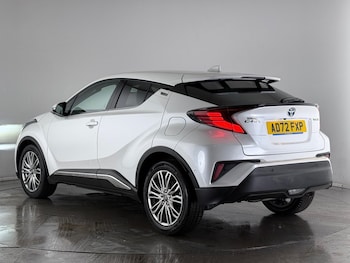 Used Toyota C-HR 2023 for sale - 77260080: Photo