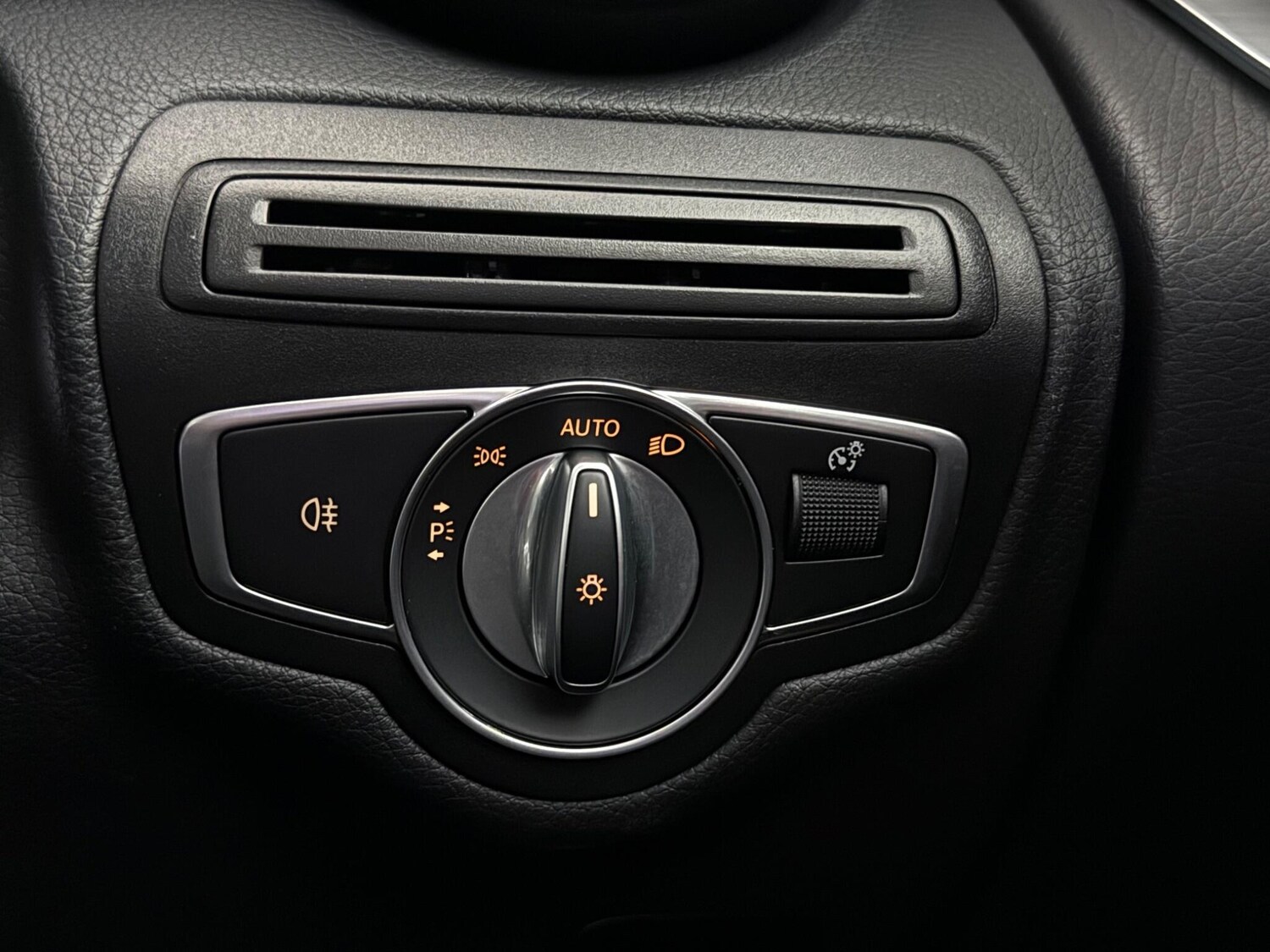 Used Mercedes-Benz GLC 2022 for sale - 77647229: Photo 26