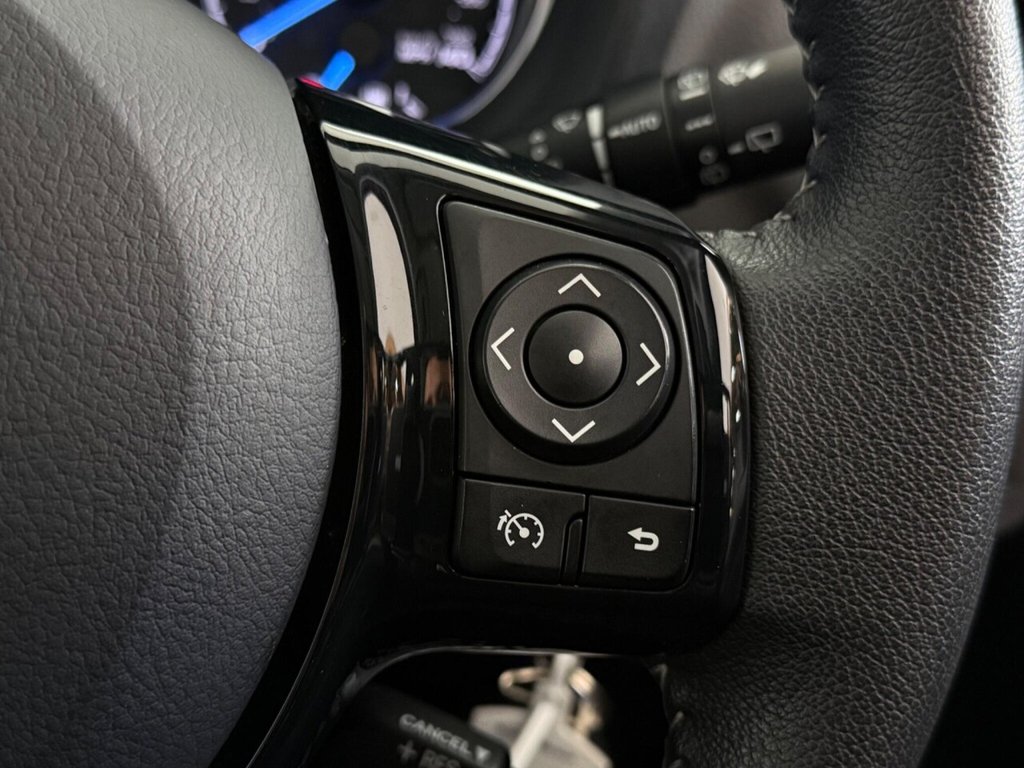 Used Toyota Yaris 2019 for sale - 76092371: Photo 25