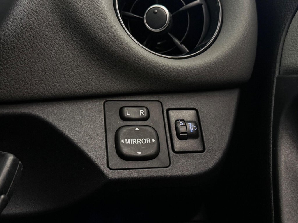 Used Toyota Yaris 2019 for sale - 76092371: Photo 27