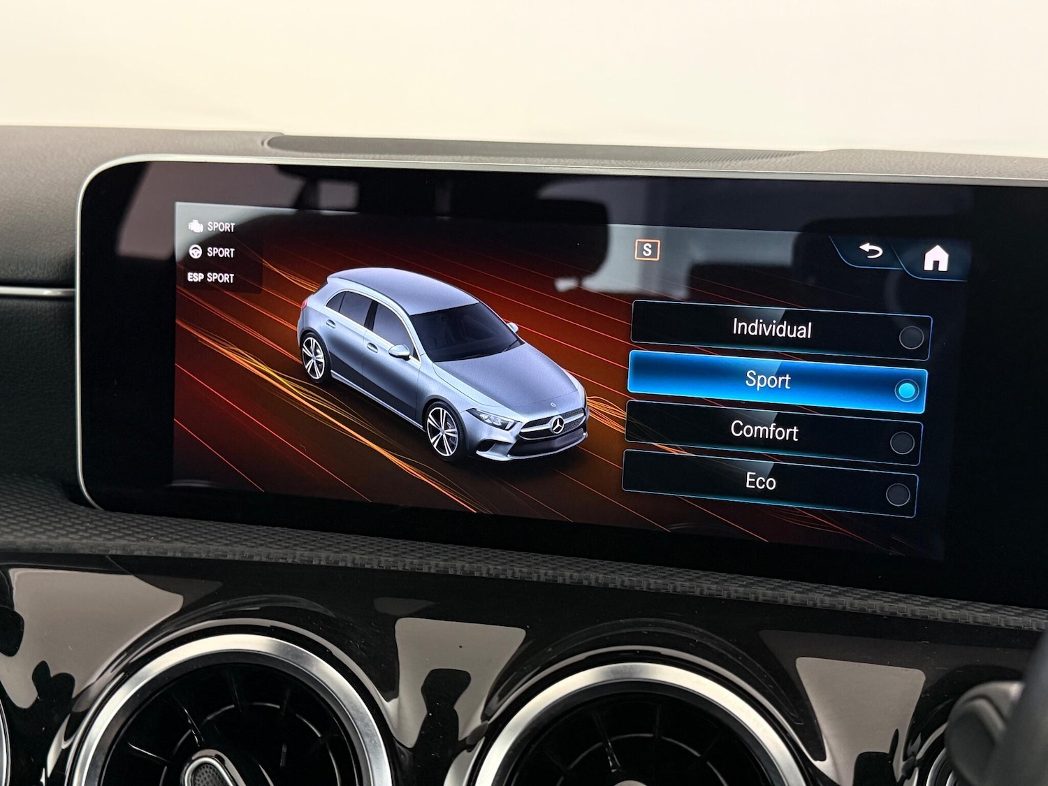 Used Mercedes-Benz A-Class 2018 for sale - 77246370: Photo 29