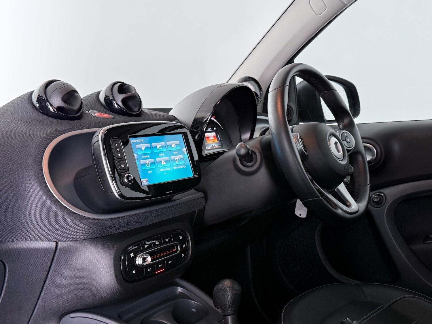 Used smart fortwo 2017 for sale - 77217564: Photo 15