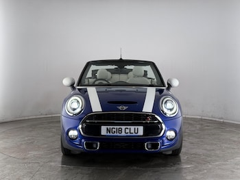 Used MINI Convertible 2018 for sale - 76511998: Photo