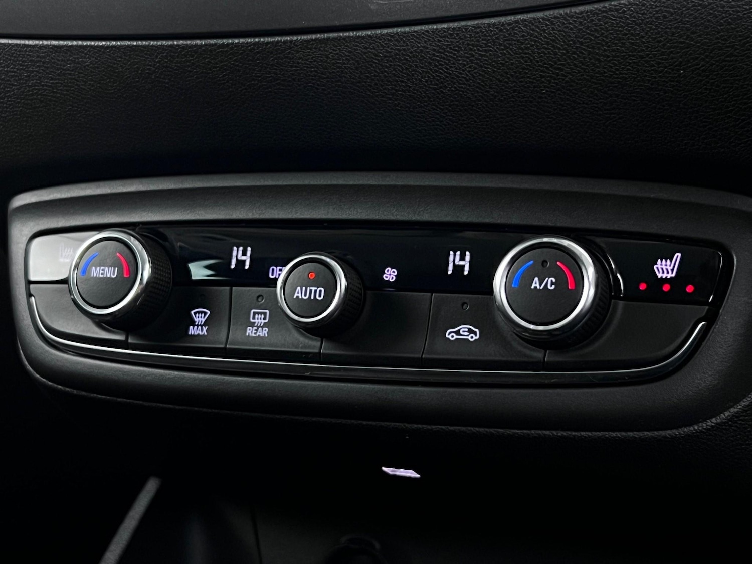 Used Vauxhall Crossland for sale - 76468268: Photo 40