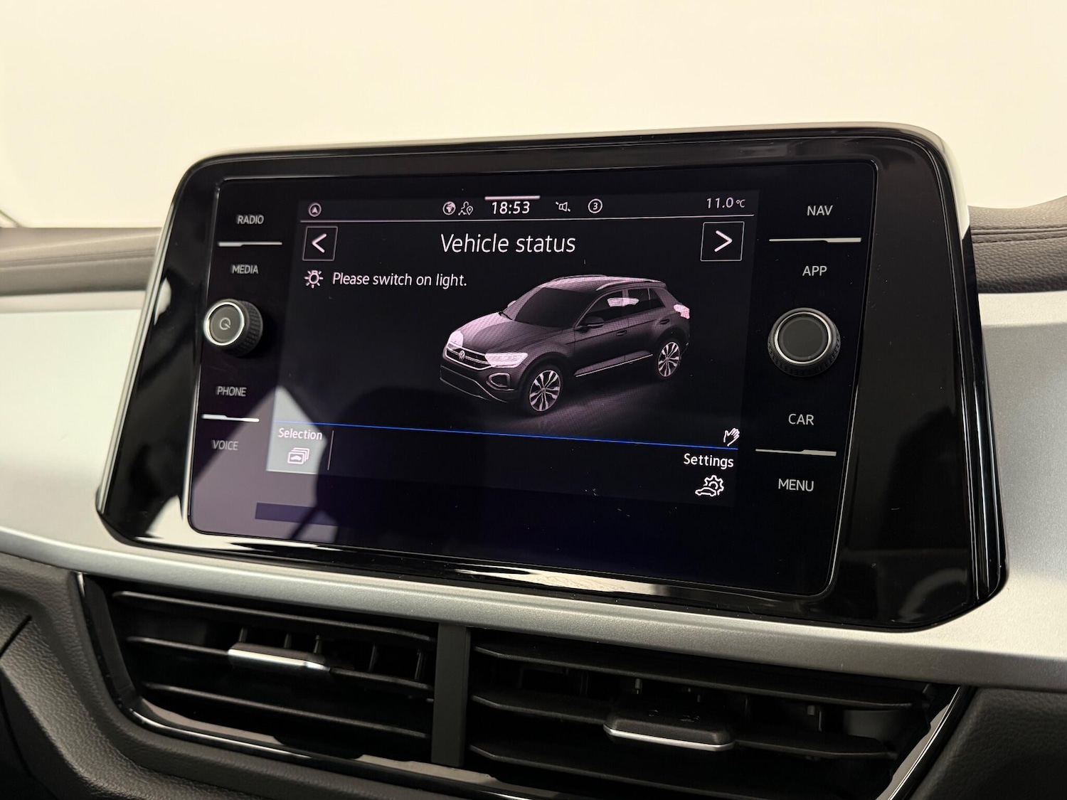 Used Volkswagen T-Roc 2022 for sale - 77260412: Photo 24