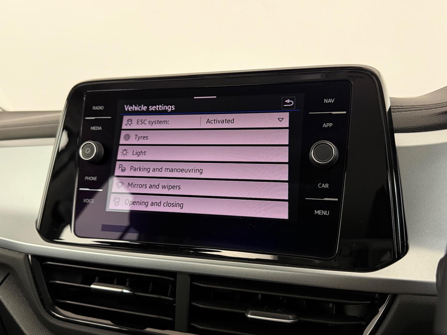 Used Volkswagen T-Roc 2022 for sale - 77260412: Photo 28