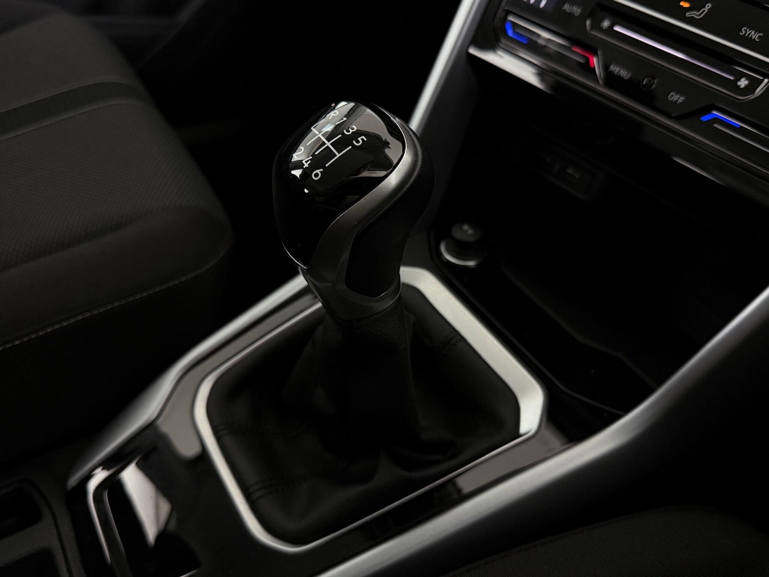 Used Volkswagen T-Roc 2022 for sale - 77260412: Photo 37