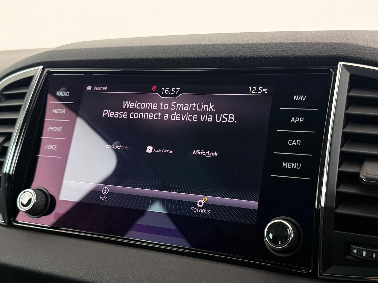 Used Skoda Karoq 2019 for sale - 76689197: Photo 31