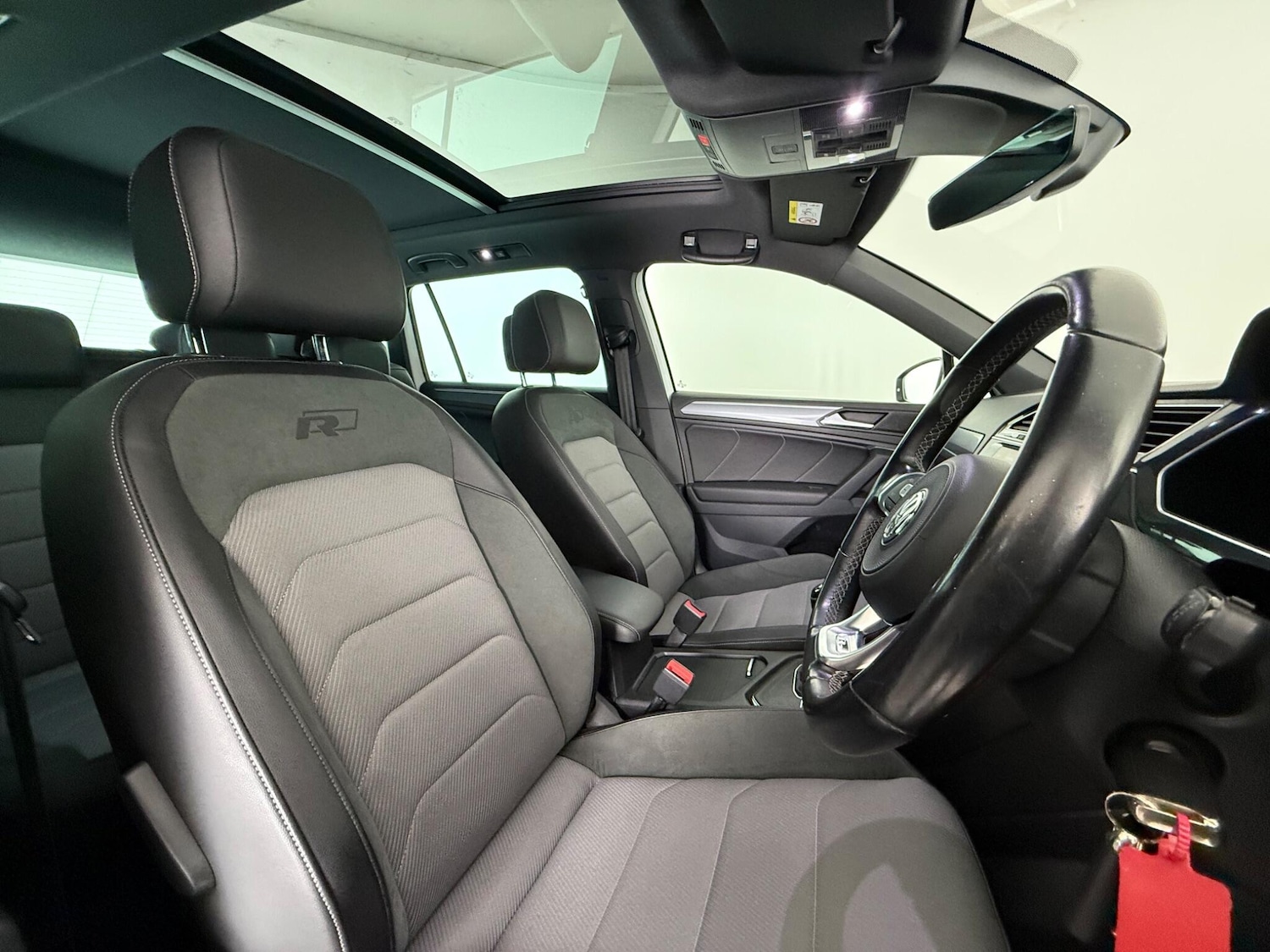 Used Volkswagen Tiguan 2018 for sale - 77803023: Photo 12