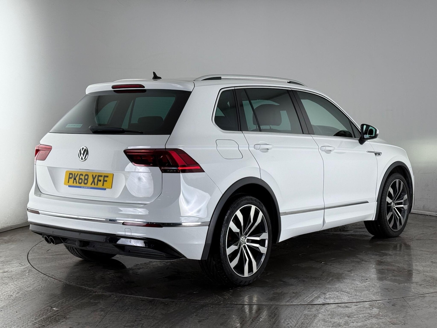 Used Volkswagen Tiguan 2018 for sale - 77803023: Photo 4