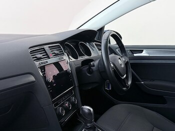 Used Volkswagen Golf 2017 for sale - 78810472: Photo