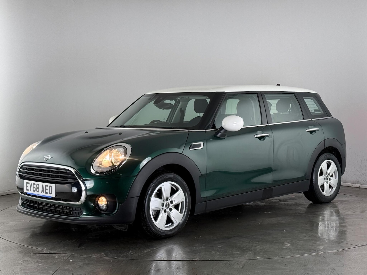 Used MINI Clubman 2018 for sale - 77469435: Photo 2
