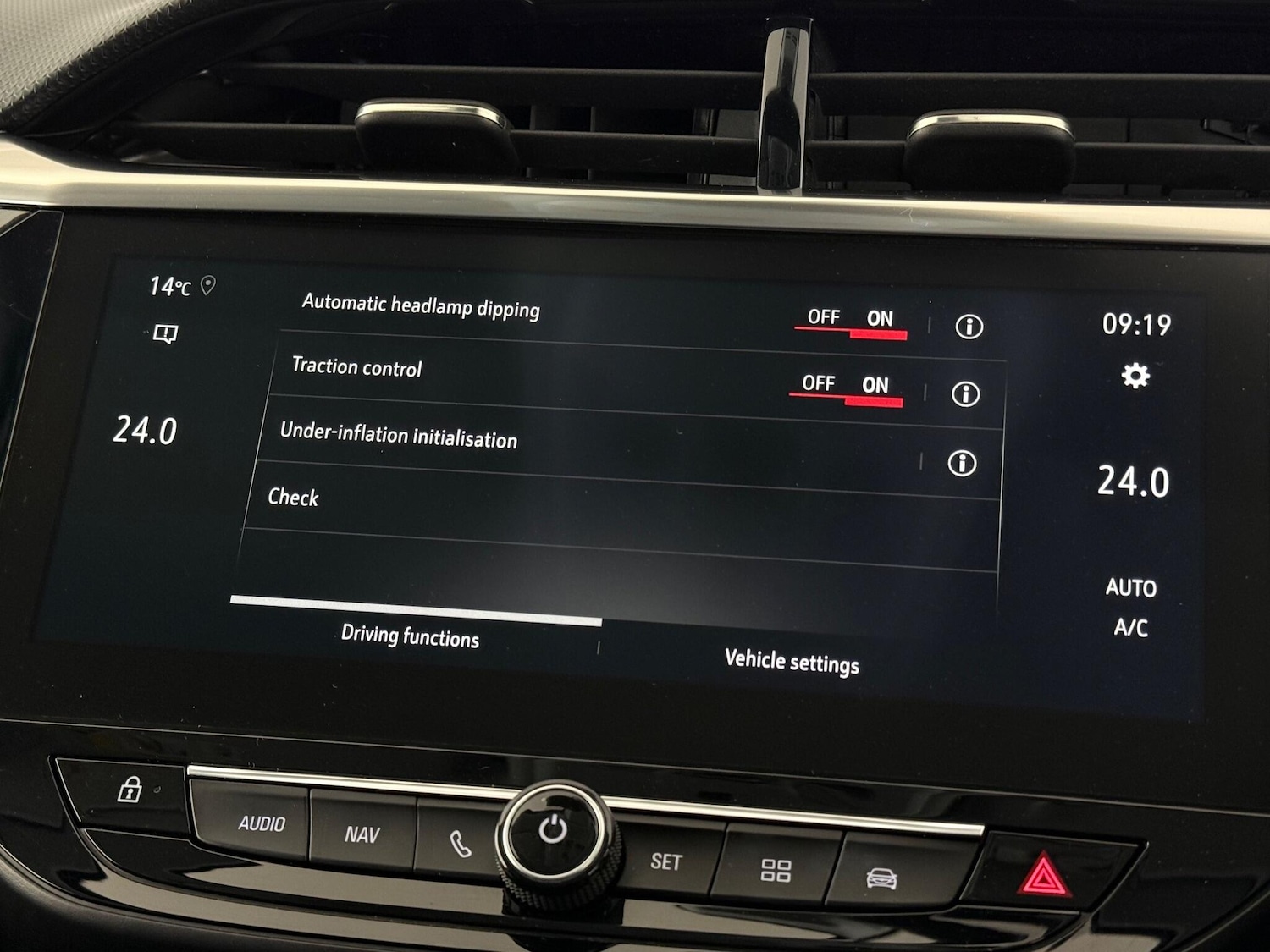 Used Vauxhall Corsa for sale - 76468239: Photo 32