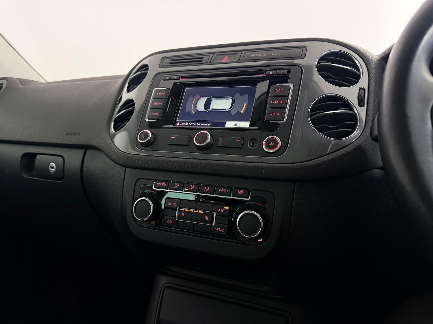 Used Volkswagen Tiguan 2014 for sale - 76537753: Photo 27