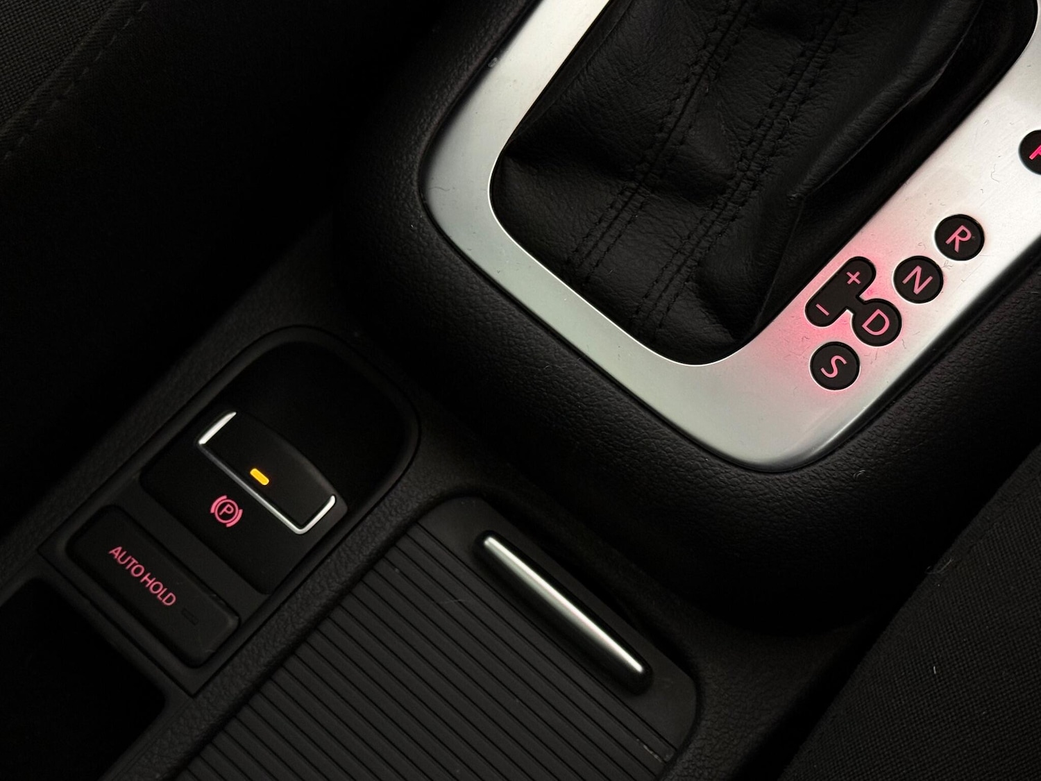 Used Volkswagen Tiguan 2014 for sale - 76537753: Photo 28