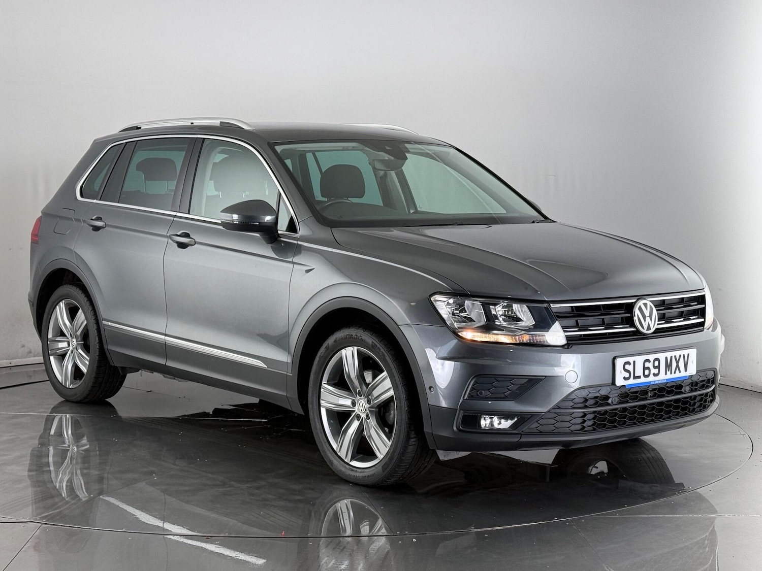 Used Volkswagen Tiguan 2019 for sale - 76468480: Photo 1