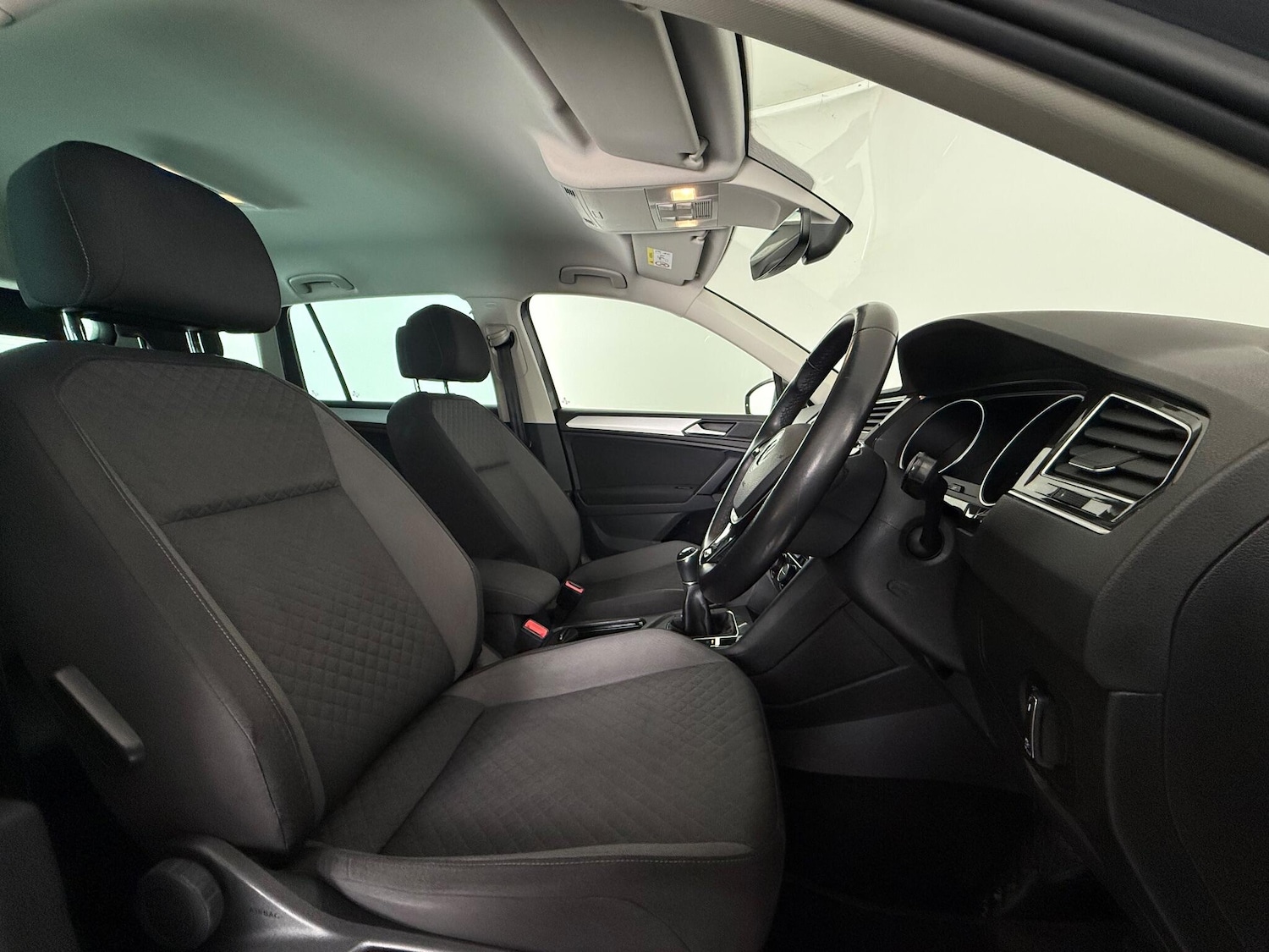 Used Volkswagen Tiguan 2019 for sale - 76468480: Photo 15