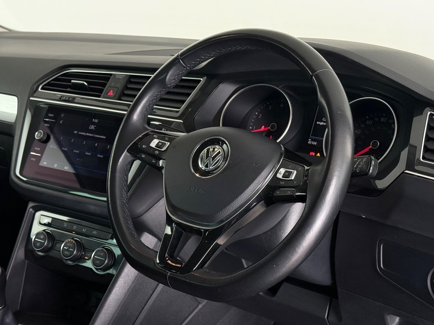 Used Volkswagen Tiguan 2019 for sale - 76468480: Photo 25