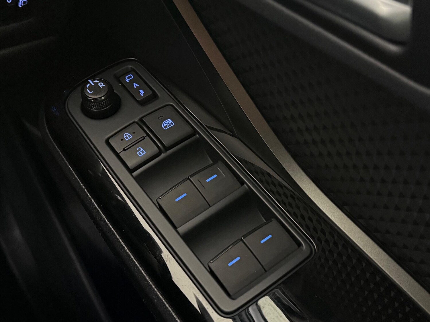 Used Toyota C-HR 2022 for sale - 77684483: Photo 23