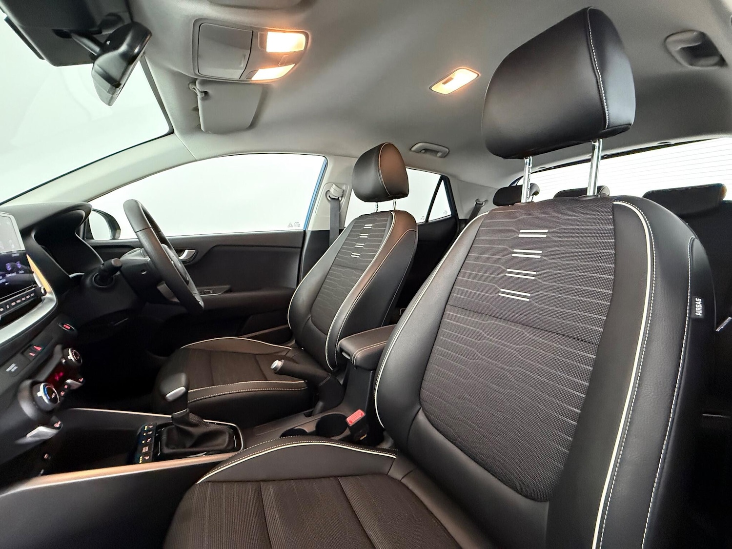 Used Kia Stonic for sale - 76468269: Photo 15