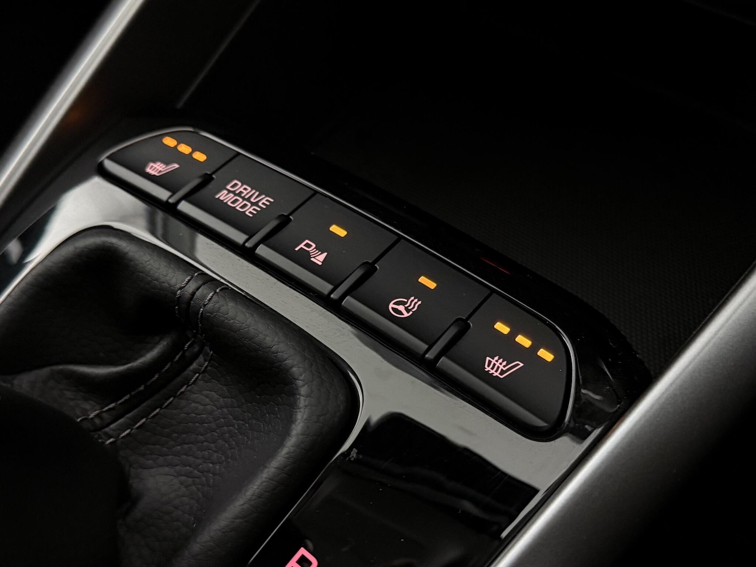 Used Kia Stonic for sale - 76468269: Photo 34