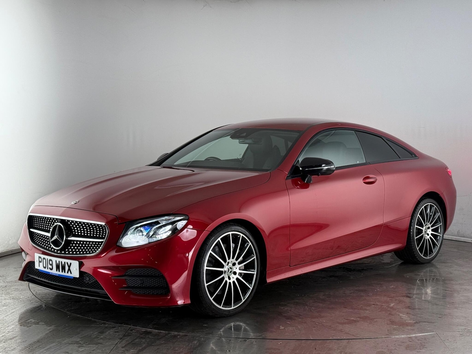 Used Mercedes-Benz E Class 2019 for sale - 77216590: Photo 2