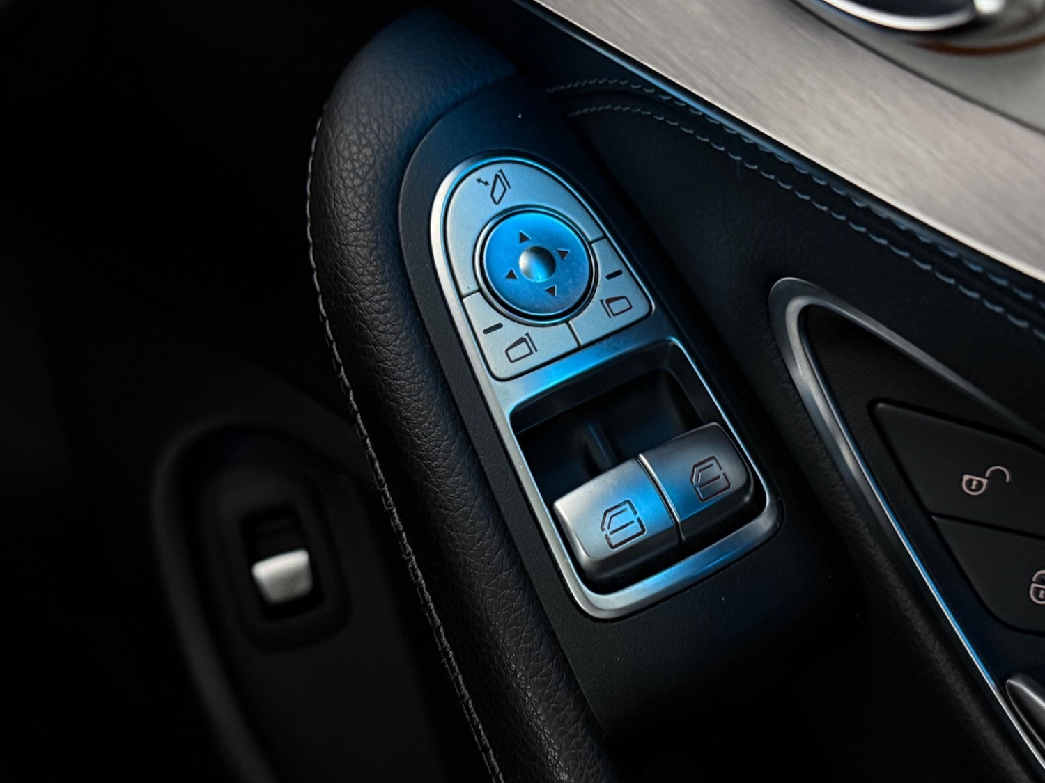 Used Mercedes-Benz C Class 2018 for sale - 76468755: Photo 21