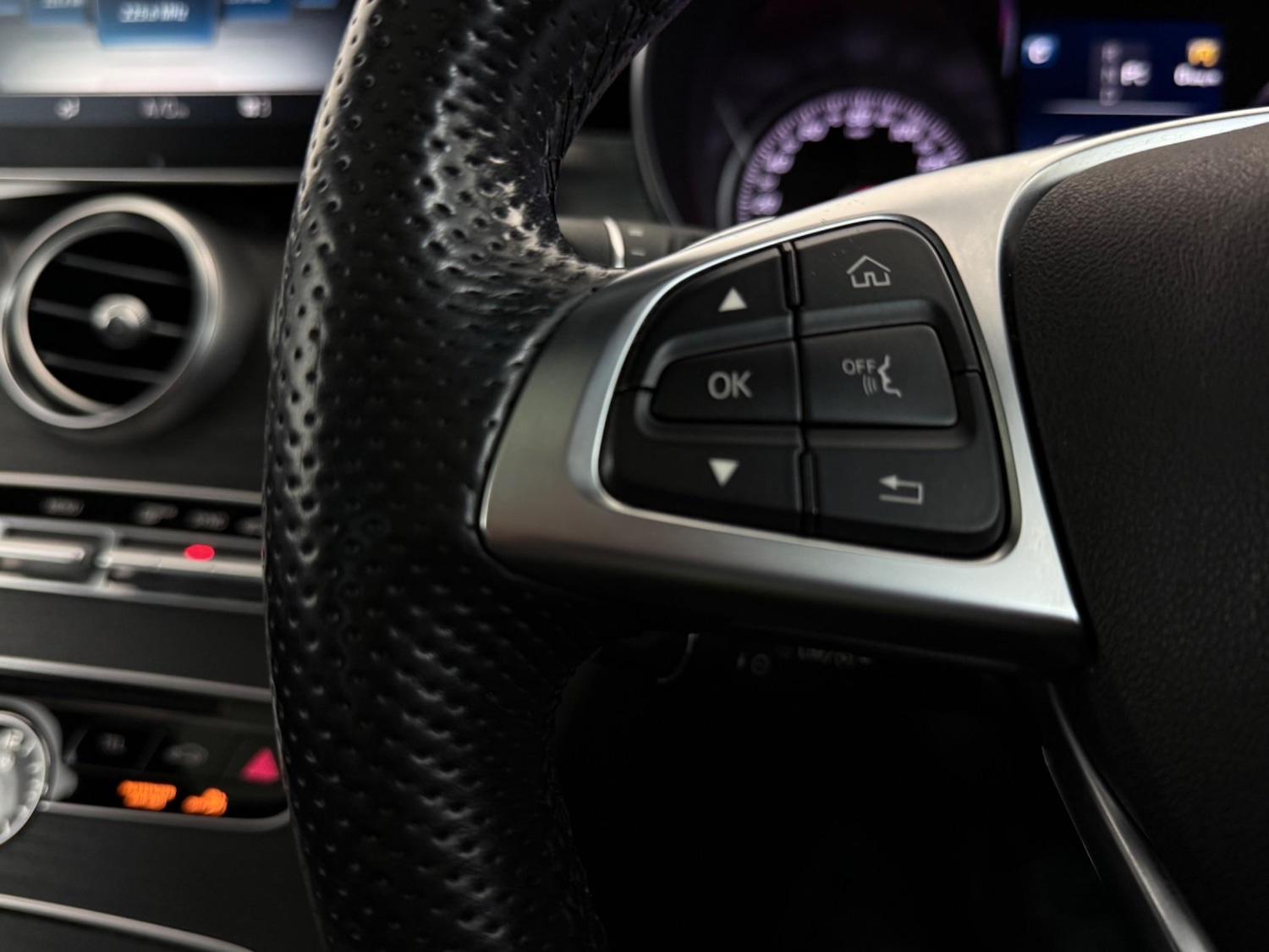 Used Mercedes-Benz C Class 2018 for sale - 76468755: Photo 26