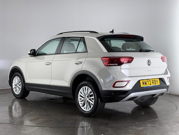 Used Volkswagen T-Roc 2022 for sale - 77525198: Photo