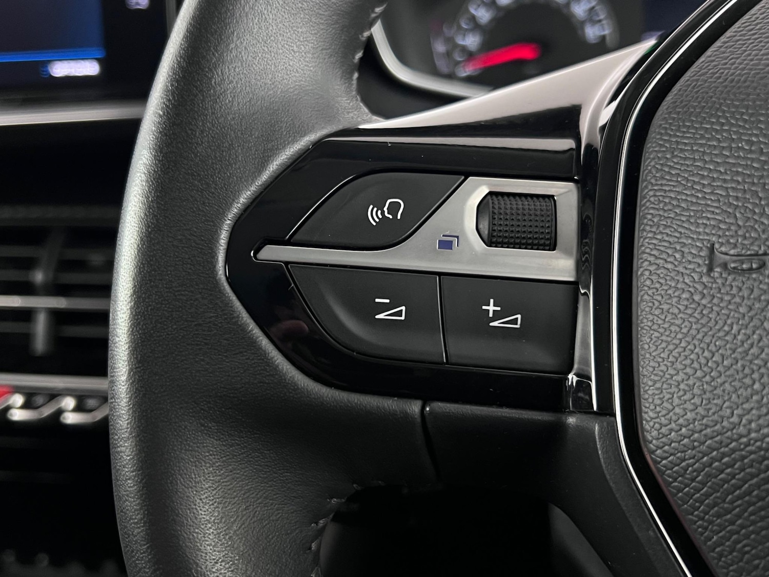 Used Peugeot 2008 2021 for sale - 76468584: Photo 22