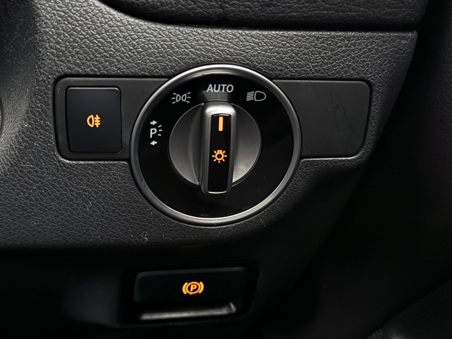 Used Mercedes-Benz CLA 2018 for sale - 77181317: Photo 32