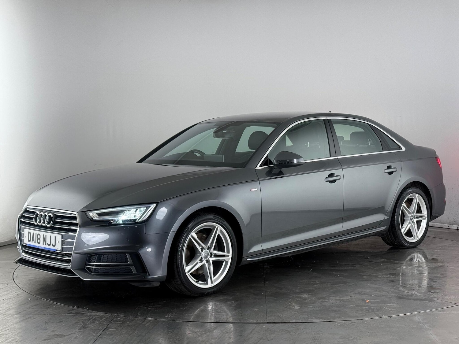 Used Audi A4 2018 for sale - 76468733: Photo 3
