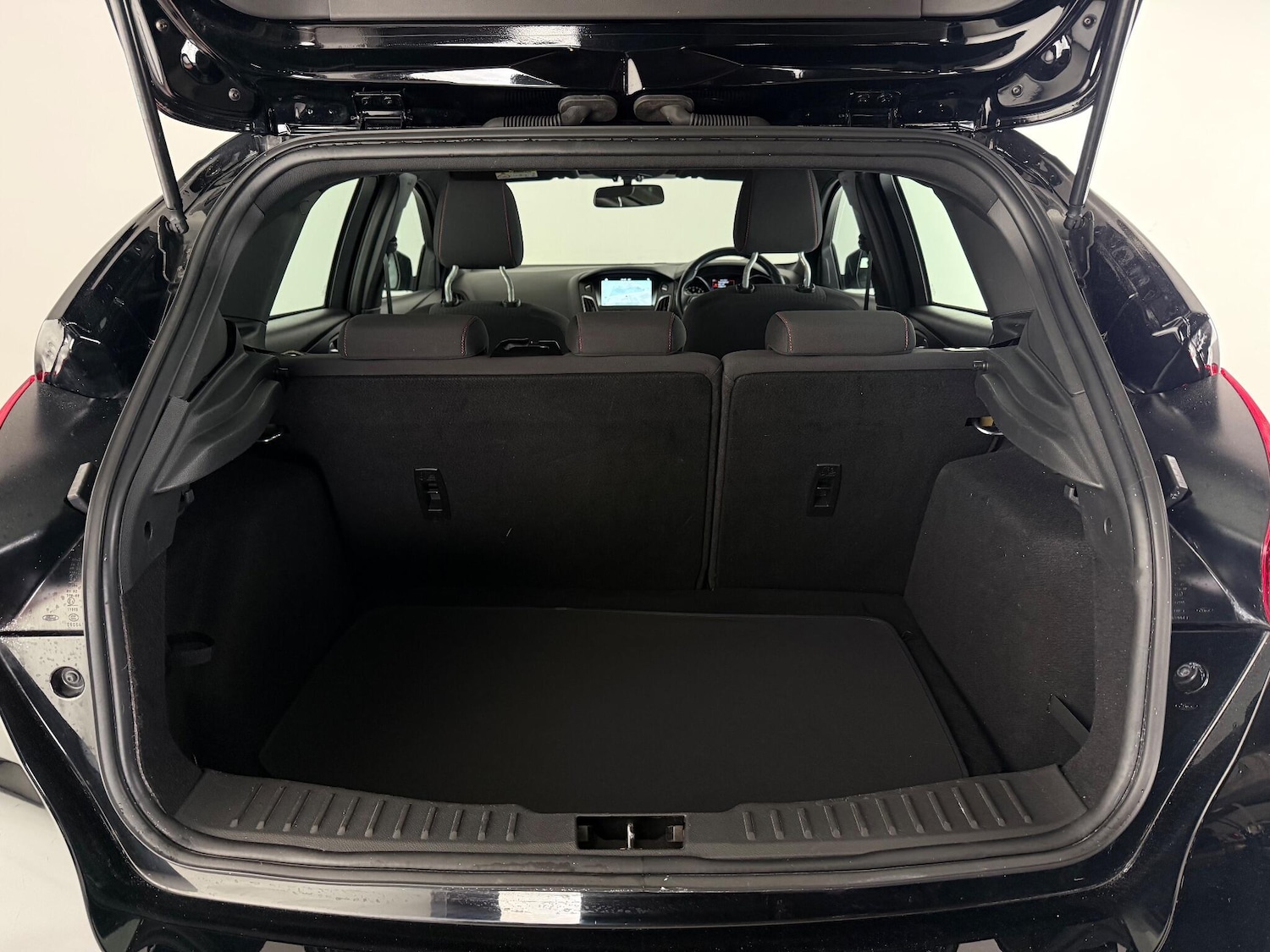 Used Ford Focus 2018 for sale - 76619971: Photo 12