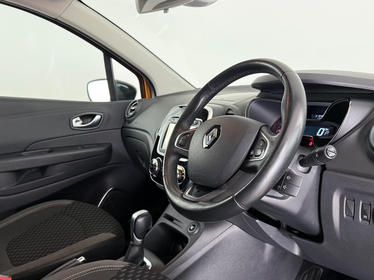 Used Renault Captur 2017 for sale - 77222542: Photo 15