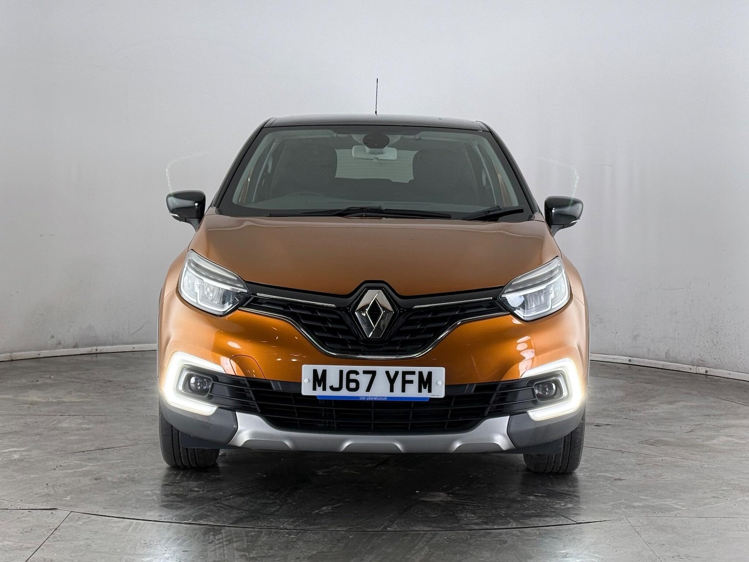 Used Renault Captur 2017 for sale - 77222542: Photo 2
