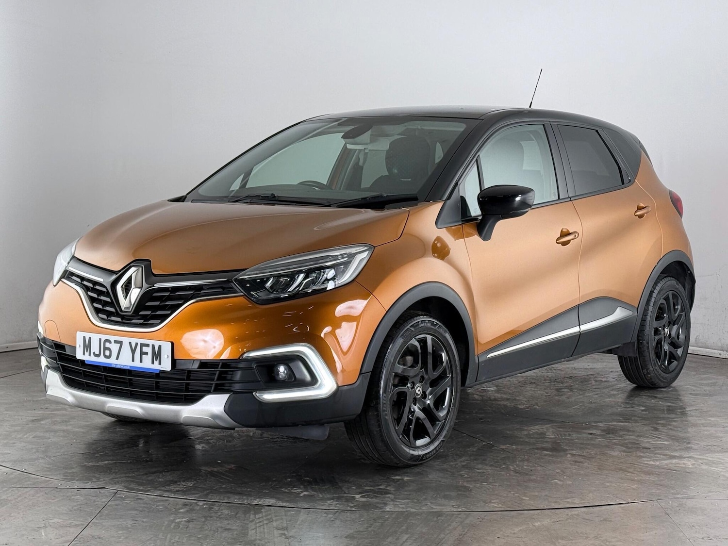 Used Renault Captur 2017 for sale - 77222542: Photo 3