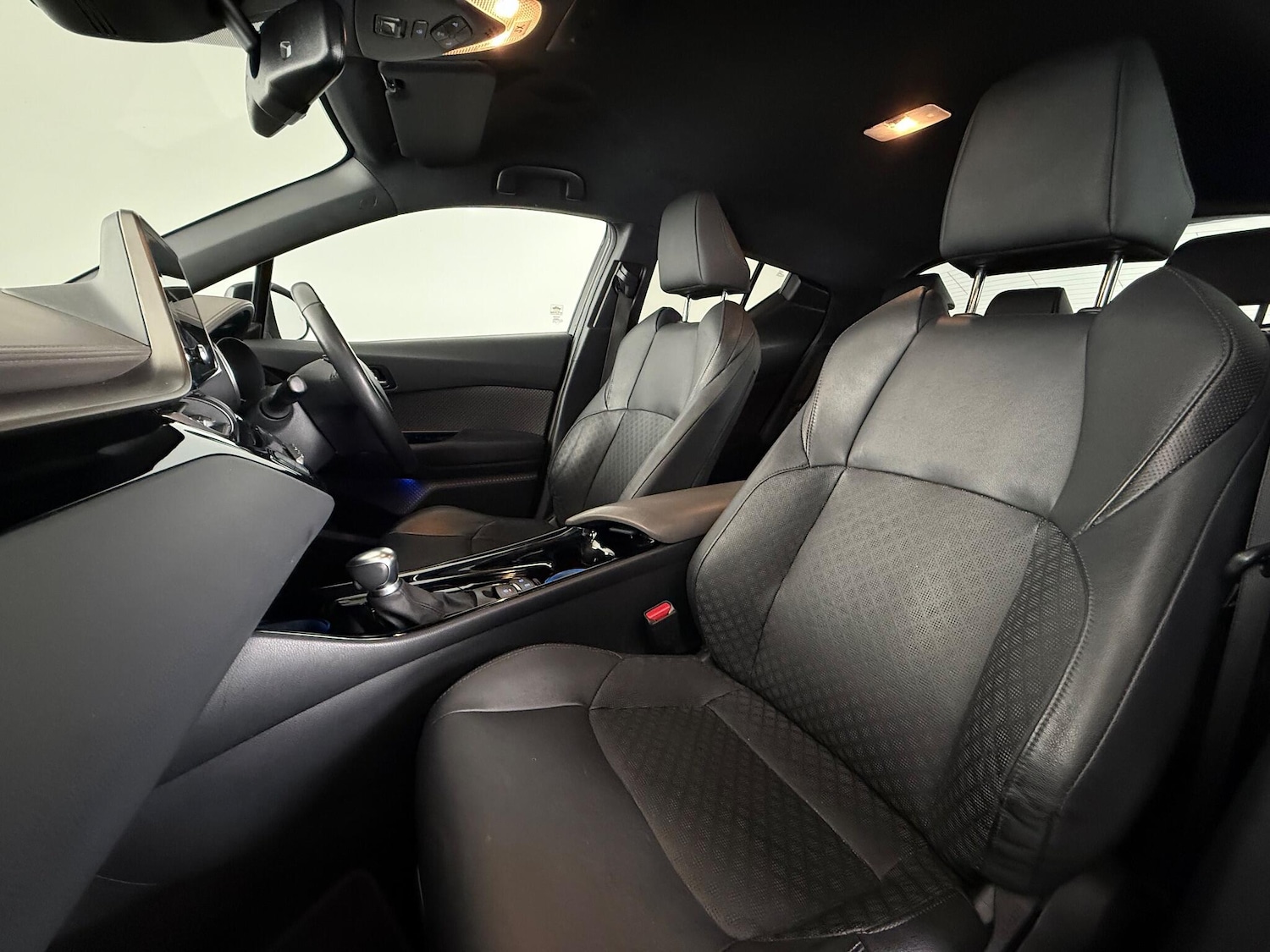 Used Toyota C-HR 2022 for sale - 76539015: Photo 17