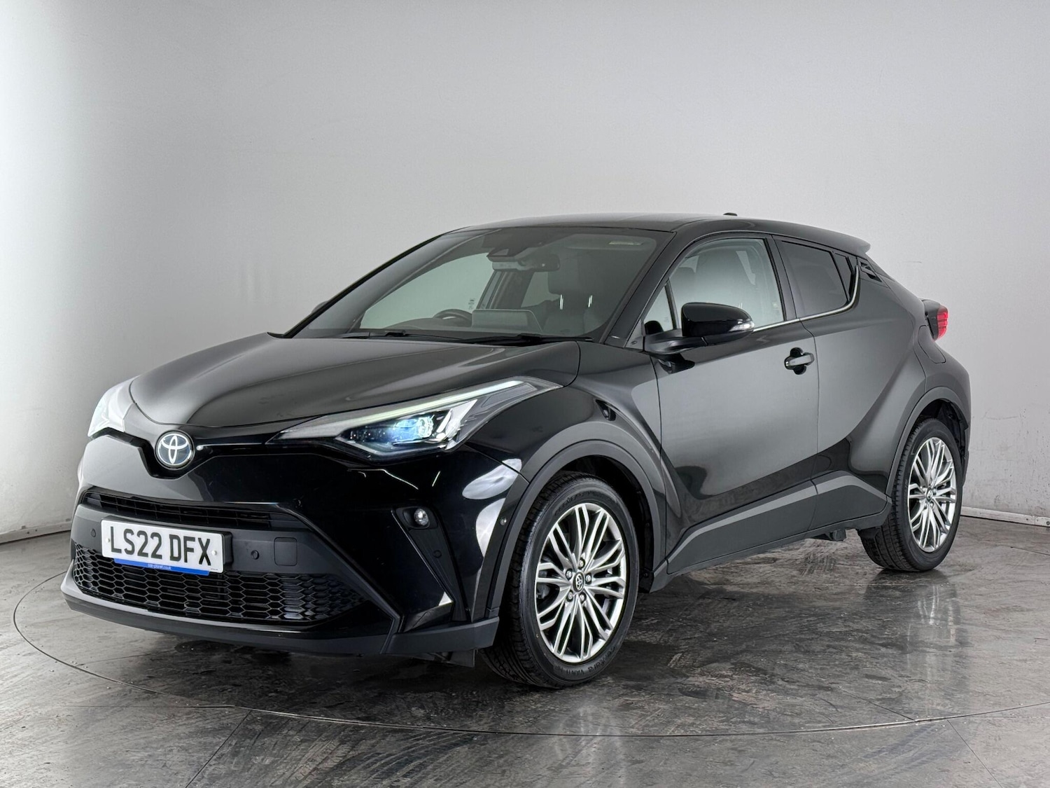 Used Toyota C-HR 2022 for sale - 76539015: Photo 3