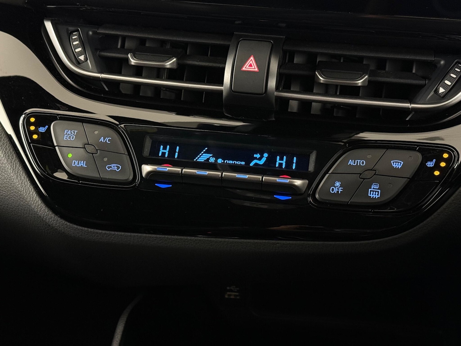 Used Toyota C-HR 2022 for sale - 76539015: Photo 41